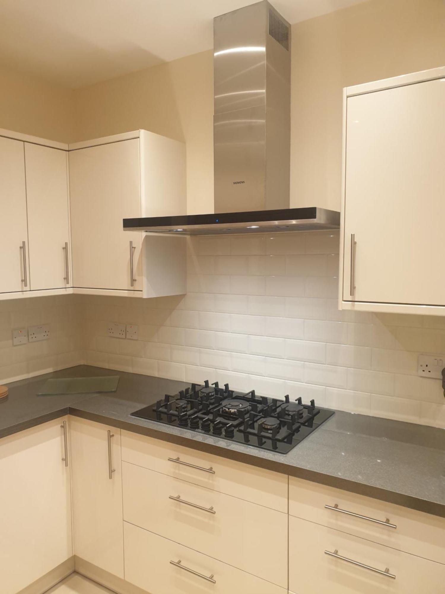 London Luxury Apartments 3 Bedroom Sleeps 8 With 3 Bathrooms 4 Mins Walk To Tube Free Parking 일포드 외부 사진