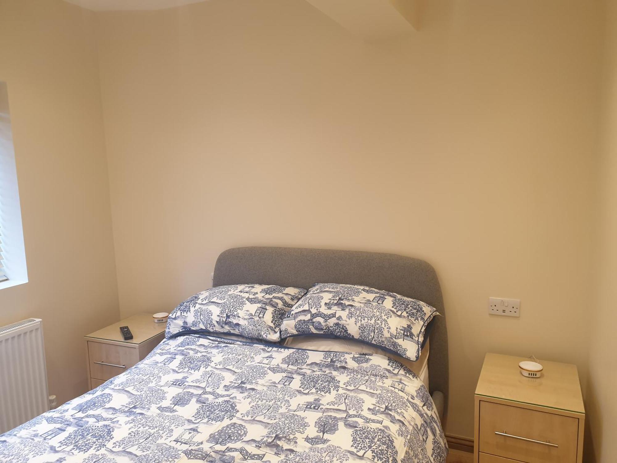 London Luxury Apartments 3 Bedroom Sleeps 8 With 3 Bathrooms 4 Mins Walk To Tube Free Parking 일포드 외부 사진